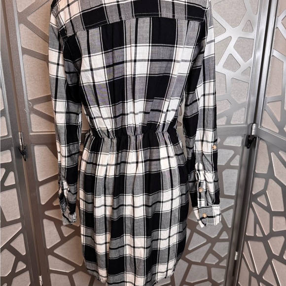 Abercrombie & Fitch Monochrome Plaid Long Sleeve Dress - Picture 2 of 10